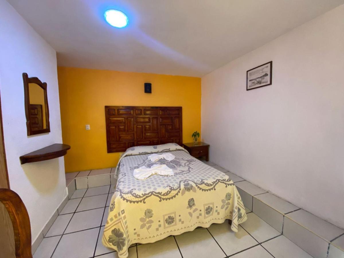 Hotel Camelinas Area Blanca 파츠쿠아로 외부 사진