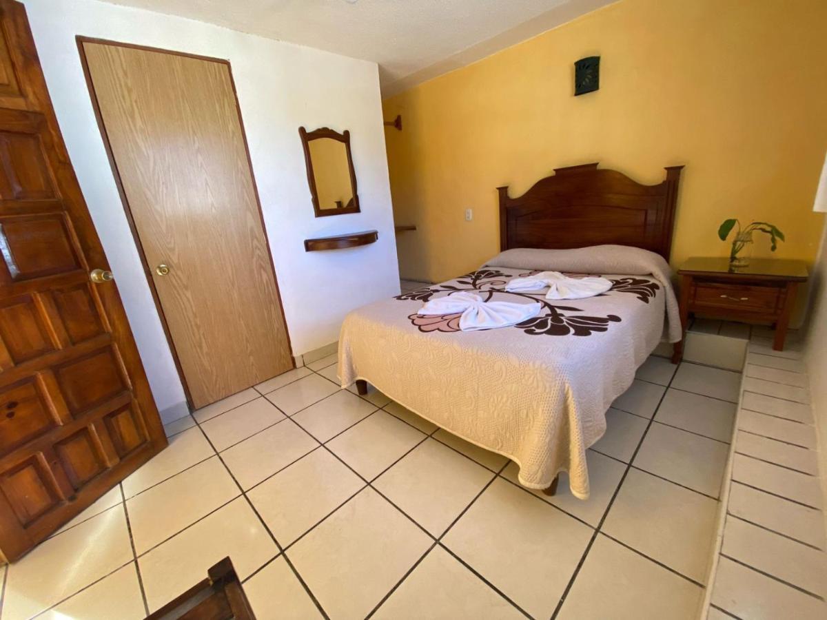 Hotel Camelinas Area Blanca 파츠쿠아로 외부 사진