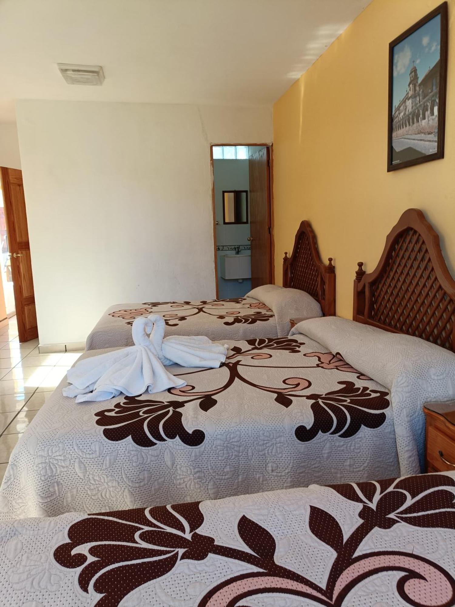 Hotel Camelinas Area Blanca 파츠쿠아로 외부 사진
